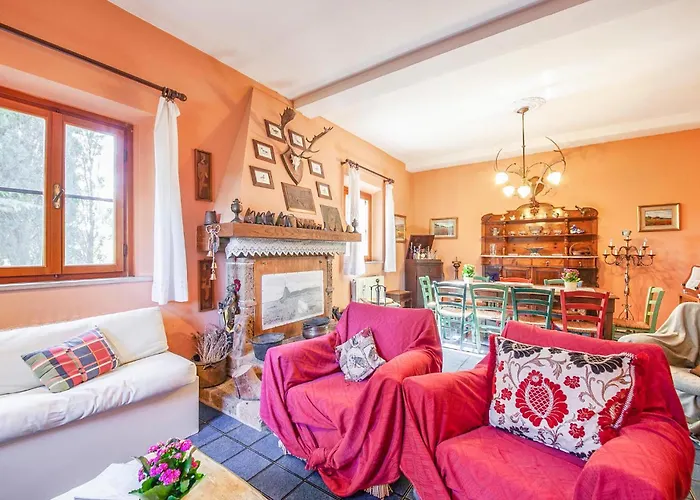 Cozy Home In Crespina Pi With Sauna